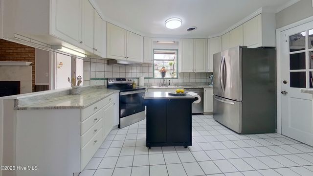 763 Brunswick Place SE, Belville, NC 28451