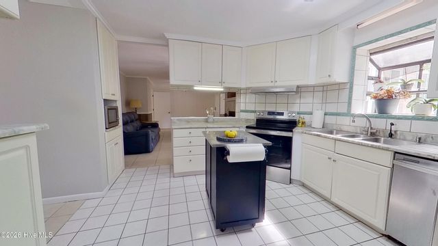 763 Brunswick Place SE, Belville, NC 28451