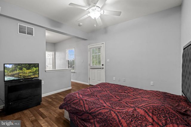 12 GEORGE ST, Mount Ephraim, NJ 08059