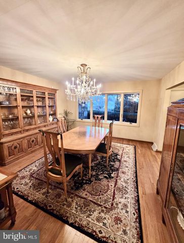 992 SHEFFIELD LN, Huntingdon Valley, PA 19006