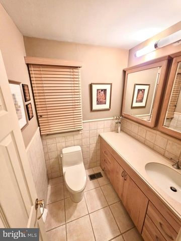 992 SHEFFIELD LN, Huntingdon Valley, PA 19006