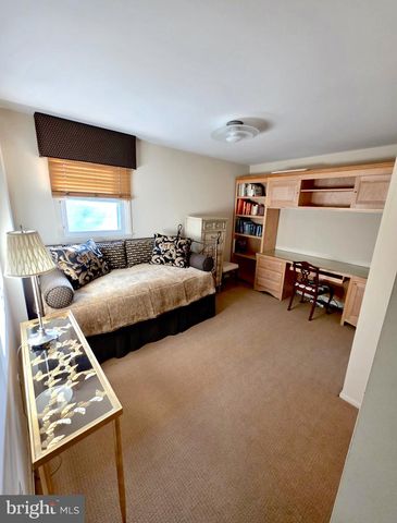 992 SHEFFIELD LN, Huntingdon Valley, PA 19006