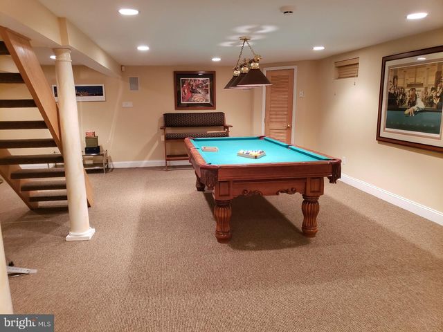 992 SHEFFIELD LN, Huntingdon Valley, PA 19006