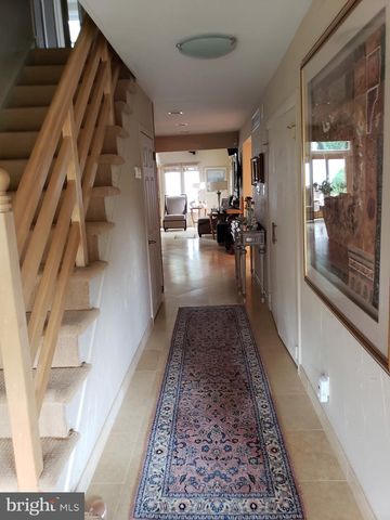 992 SHEFFIELD LN, Huntingdon Valley, PA 19006