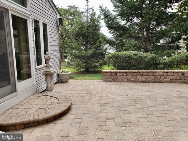 992 SHEFFIELD LN, Huntingdon Valley, PA 19006