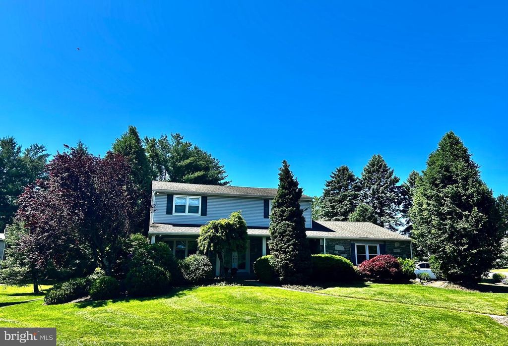 992 SHEFFIELD LN, Huntingdon Valley, PA 19006