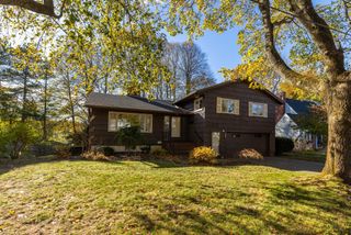 221 Hillside Drive, Portsmouth, NH 03801