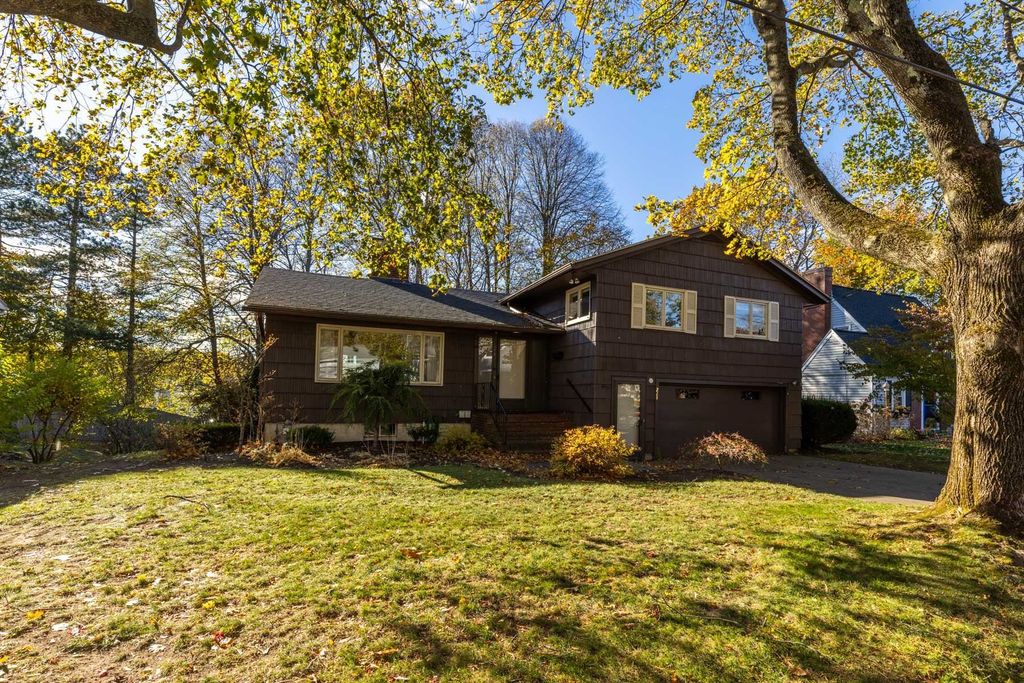 221 Hillside Drive, Portsmouth, NH 03801