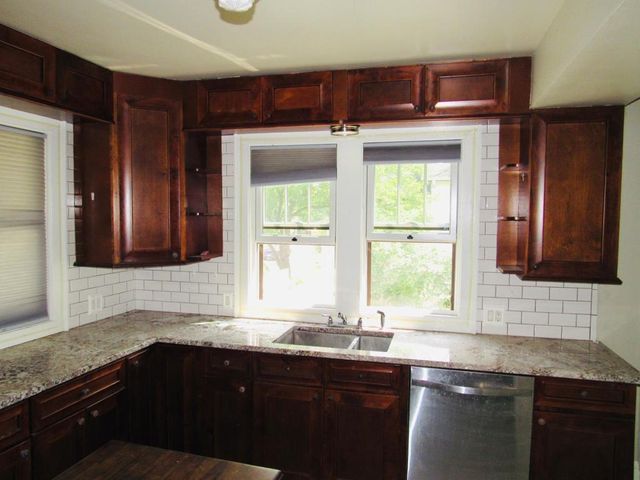 425 16th Avenue N, South Saint Paul, MN 55075