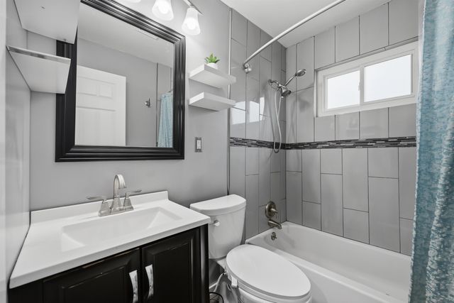 3047 Earl Drive, Warren, MI 48092