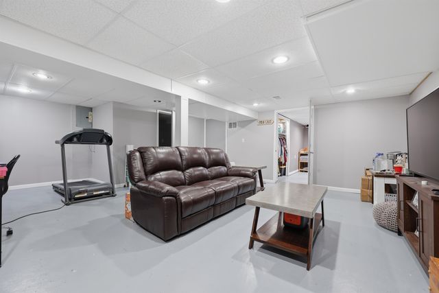 3047 Earl Drive, Warren, MI 48092