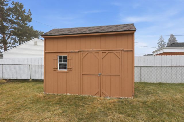 3047 Earl Drive, Warren, MI 48092