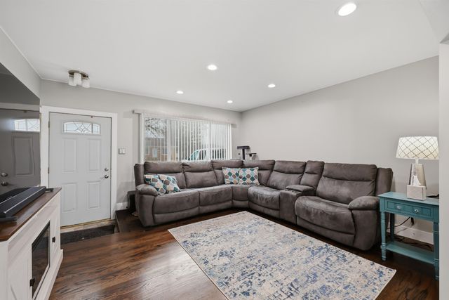 3047 Earl Drive, Warren, MI 48092