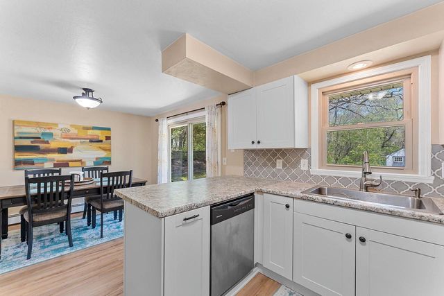 2987 ALBERT DRIVE, Green Bay, WI 54311