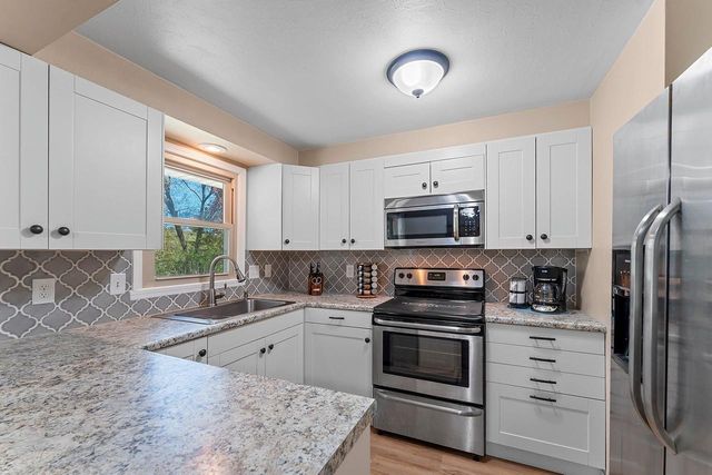 2987 ALBERT DRIVE, Green Bay, WI 54311