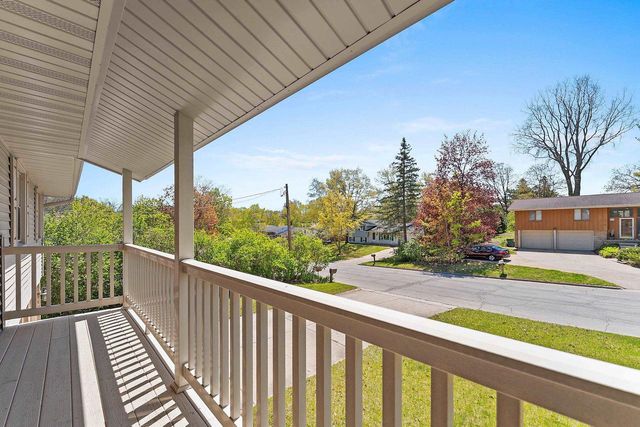 2987 ALBERT DRIVE, Green Bay, WI 54311
