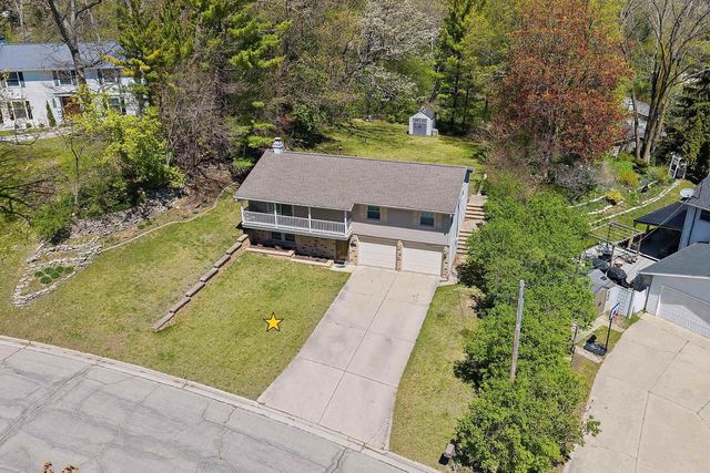 2987 ALBERT DRIVE, Green Bay, WI 54311