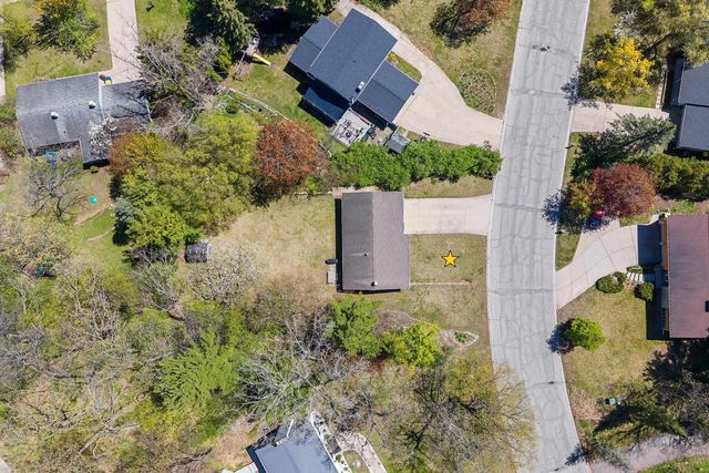 2987 ALBERT DRIVE, Green Bay, WI 54311