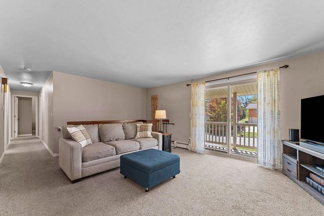 2987 ALBERT DRIVE, Green Bay, WI 54311
