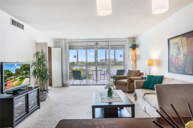 3091 N Course Dr 502, Pompano Beach, FL 33069