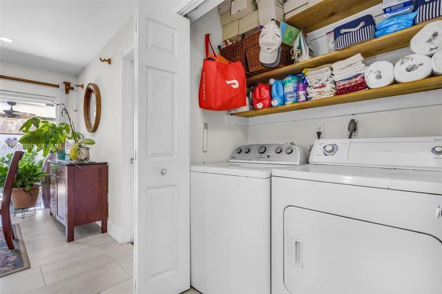 9466 SW 6th Ln, Miami, FL 33174