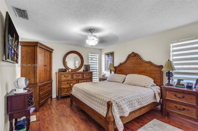 9466 SW 6th Ln, Miami, FL 33174