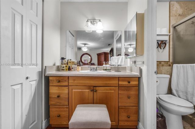 9466 SW 6th Ln, Miami, FL 33174