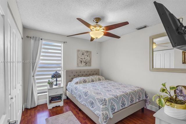 9466 SW 6th Ln, Miami, FL 33174