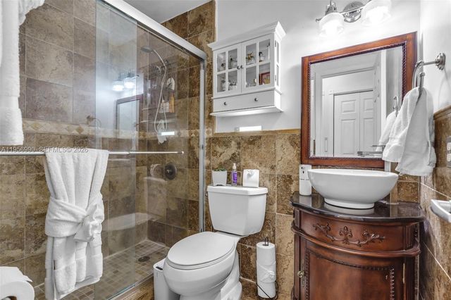 9466 SW 6th Ln, Miami, FL 33174