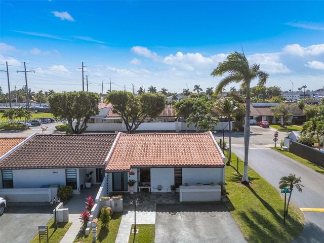 9466 SW 6th Ln, Miami, FL 33174