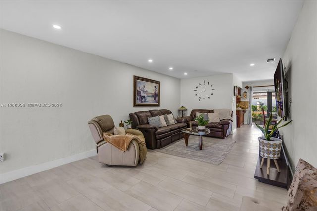 9466 SW 6th Ln, Miami, FL 33174