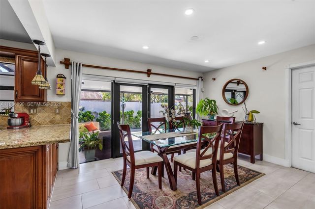 9466 SW 6th Ln, Miami, FL 33174