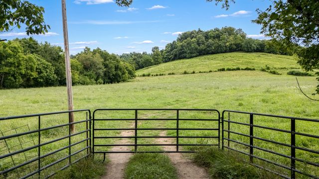 1783 Brown Shop Rd, Petersburg, TN 37144