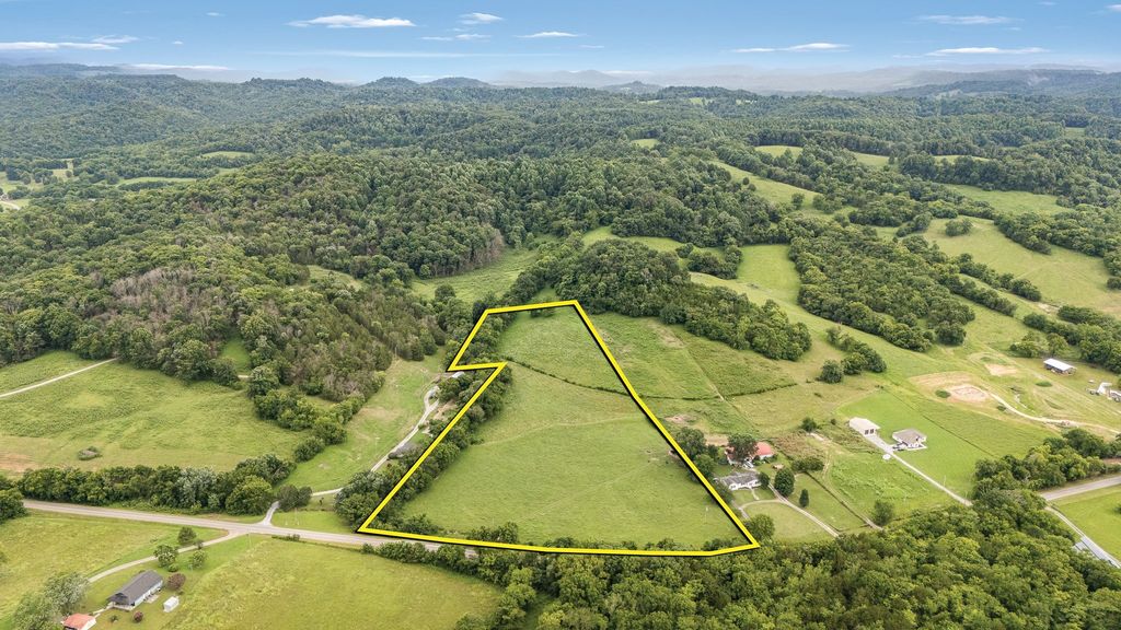 1783 Brown Shop Rd, Petersburg, TN 37144