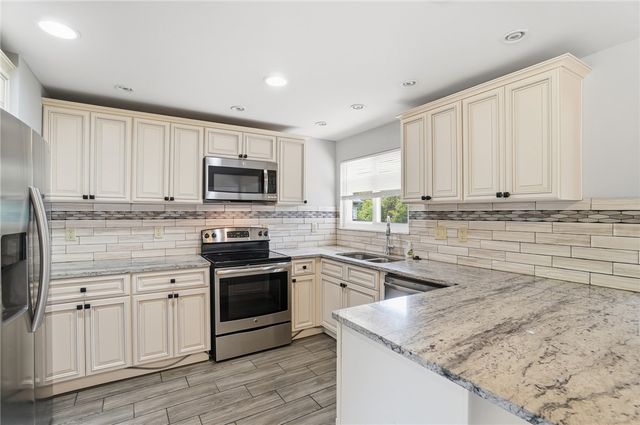 5061 Packard Drive, Huber Heights, OH 45424