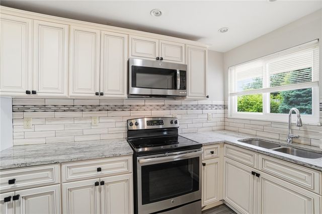5061 Packard Drive, Huber Heights, OH 45424