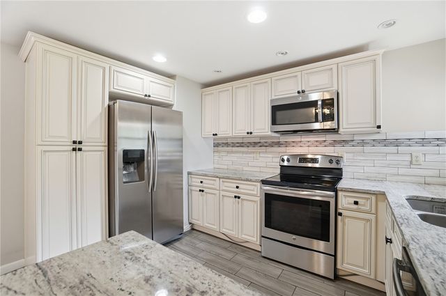 5061 Packard Drive, Huber Heights, OH 45424