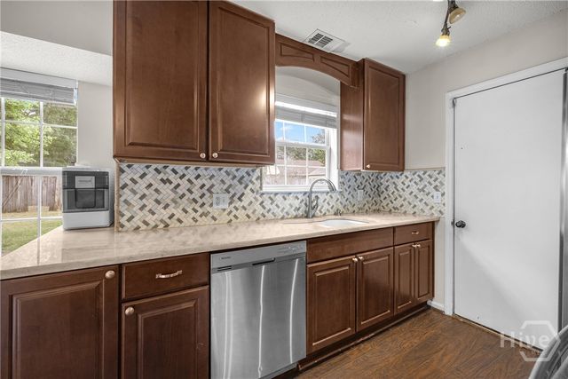 155 Finn Circle, Savannah, GA 31419