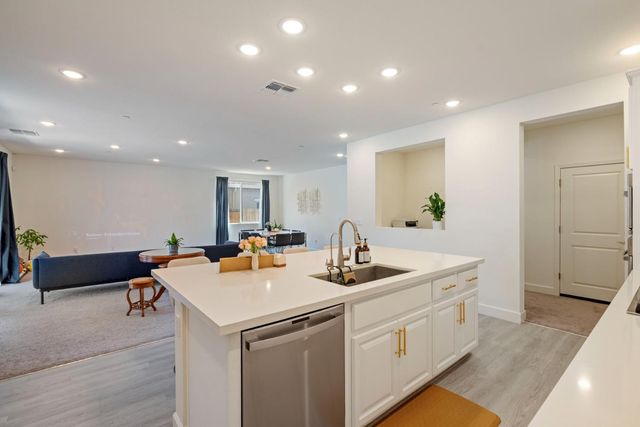 1952 Roualt Way, Lodi, CA 95242
