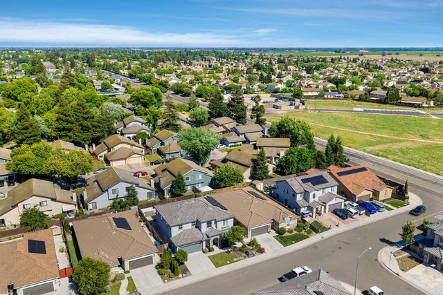 1952 Roualt Way, Lodi, CA 95242