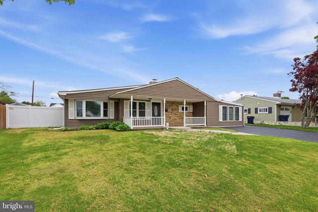 72 LAVENDER LN, Levittown, PA 19054