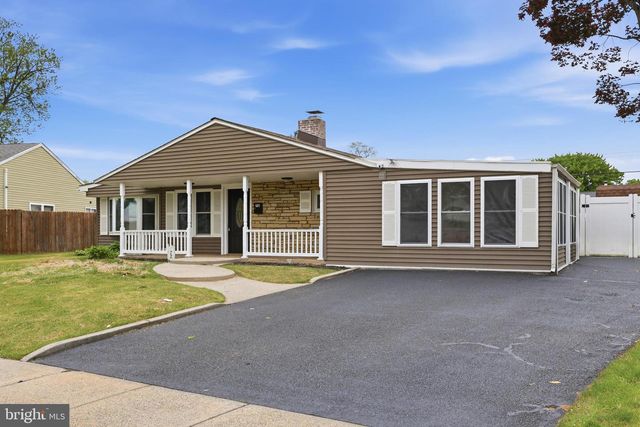 72 LAVENDER LN, Levittown, PA 19054