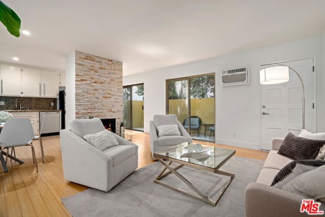11959 Dorothy Street 2, Los Angeles, CA 90049