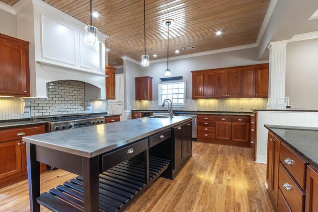 1206 N CHRISTINE Street, Pampa, TX 79065