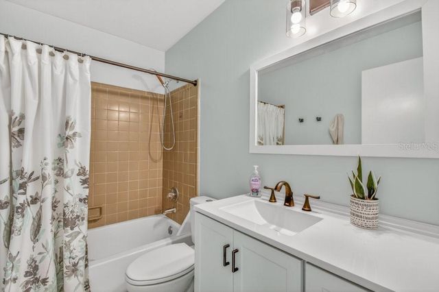 2715 NW 104TH COURT 4, Gainesville, FL 32606