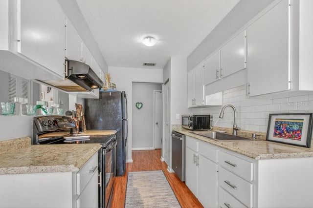 2715 NW 104TH COURT 4, Gainesville, FL 32606