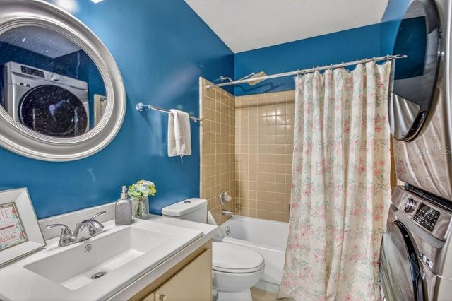 2715 NW 104TH COURT 4, Gainesville, FL 32606