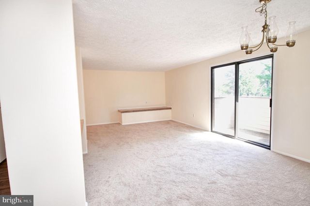 600-G HEATHER RIDGE DR #11G, Frederick, MD 21702