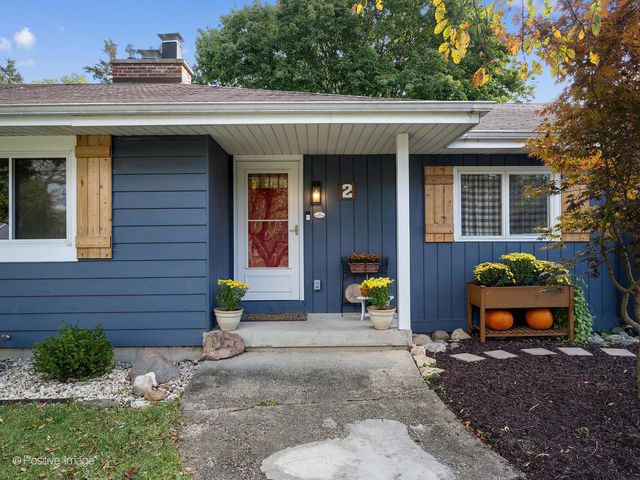 2 Sunset Lane, Algonquin, IL 60102