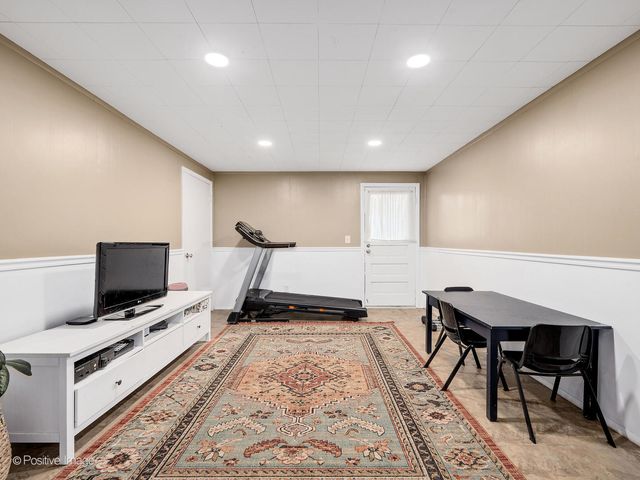 2 Sunset Lane, Algonquin, IL 60102